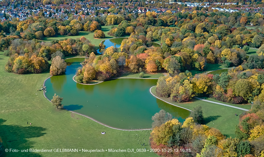 Der Ostpark in Neuperlach im Oktober von Oben am 24.10.2020