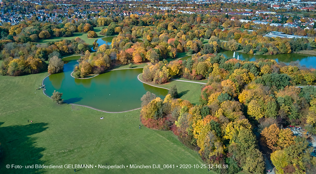 Der Ostpark in Neuperlach im Oktober von Oben am 24.10.2020