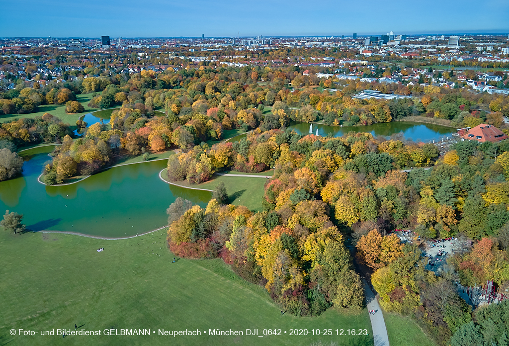 Der Ostpark in Neuperlach im Oktober von Oben am 24.10.2020
