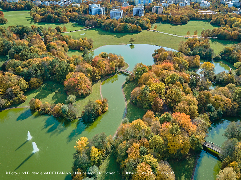 Der Ostpark in Neuperlach im Oktober von Oben am 24.10.2020
