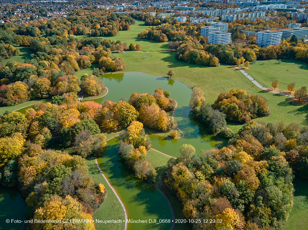 Der Ostpark in Neuperlach im Oktober von Oben am 24.10.2020