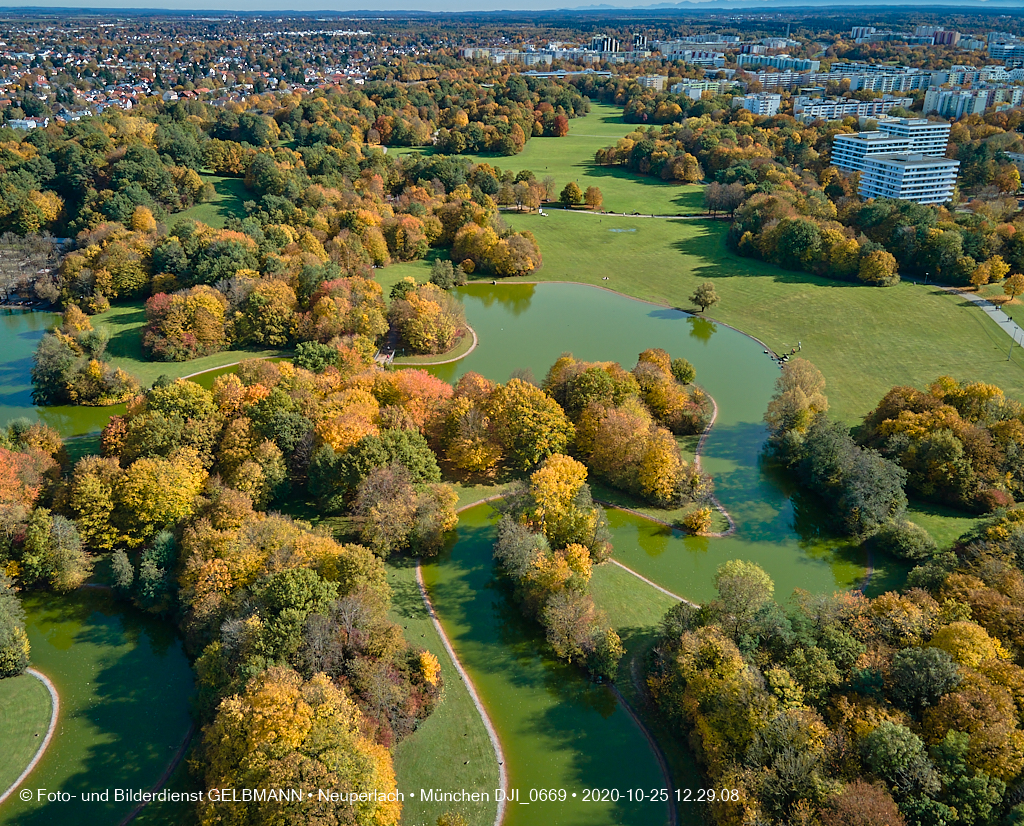 Der Ostpark in Neuperlach im Oktober von Oben am 24.10.2020