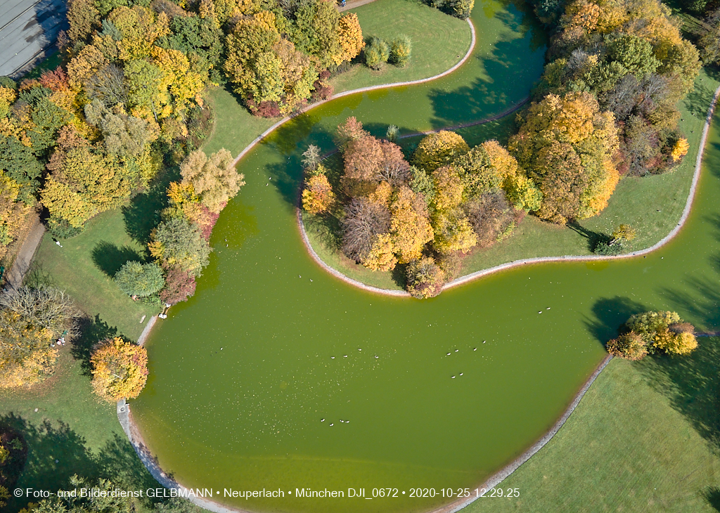 Der Ostpark in Neuperlach im Oktober von Oben am 24.10.2020
