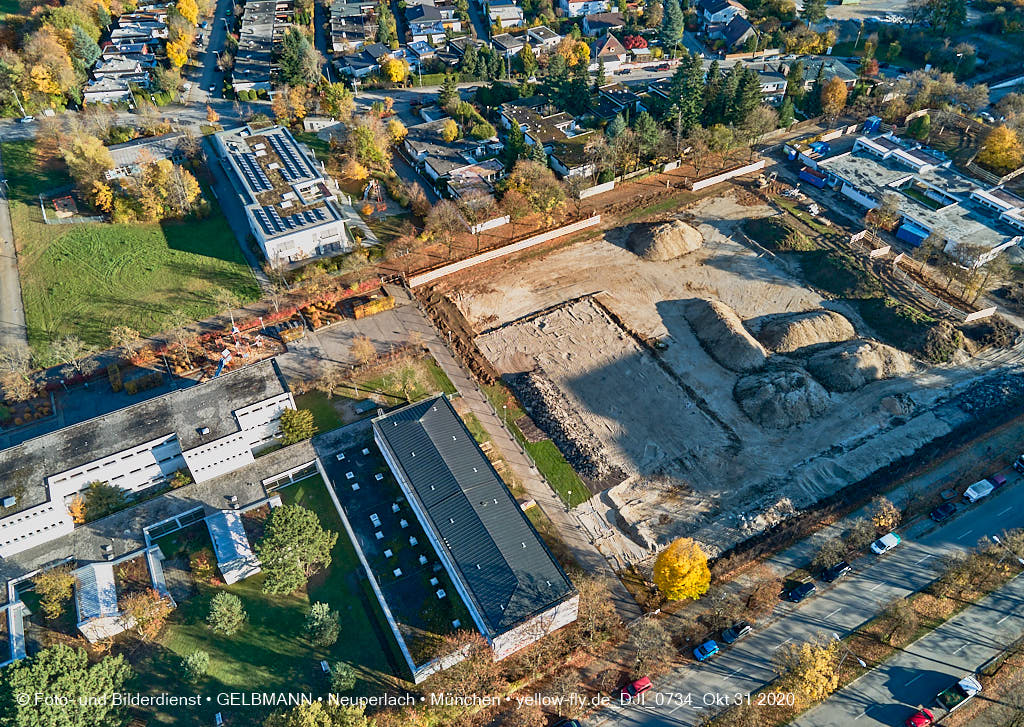 31.10.2020 - Grundschule am Karl-Marx-Ring von Oben in Neuperlach
