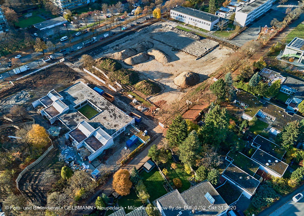 31.10.2020 - Grundschule am Karl-Marx-Ring von Oben in Neuperlach