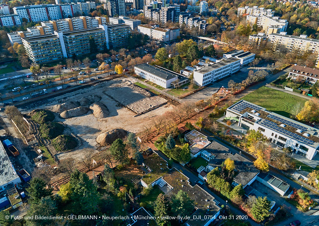 31.10.2020 - Grundschule am Karl-Marx-Ring von Oben in Neuperlach