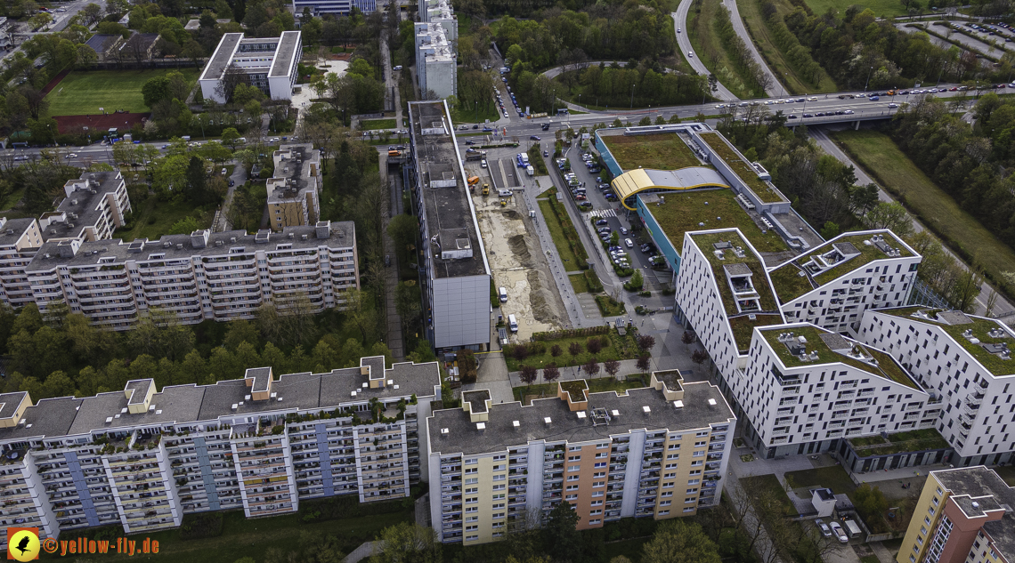 04.05.2021 - Baustelle im Plettzentrum zur Montessori-Schule Neuperlach