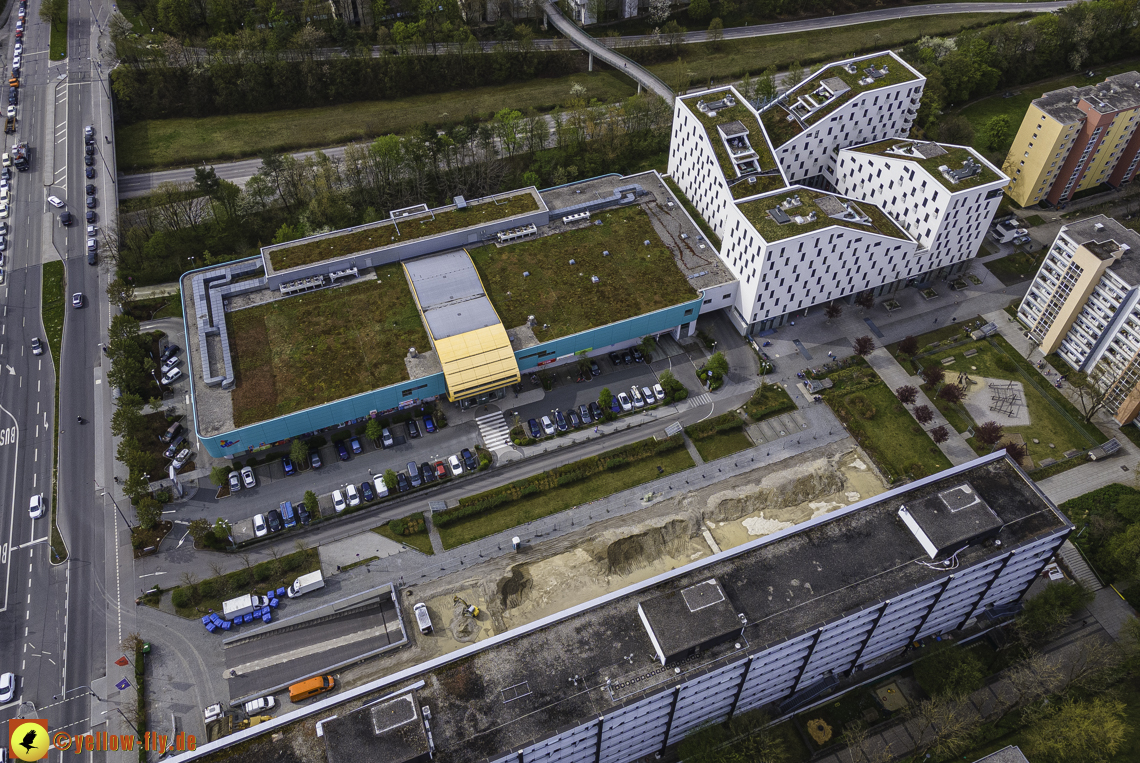 04.05.2021 - Baustelle im Plettzentrum zur Montessori-Schule Neuperlach