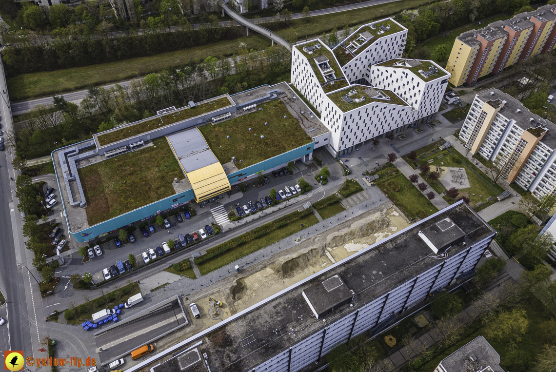 04.05.2021 - Baustelle im Plettzentrum zur Montessori-Schule Neuperlach