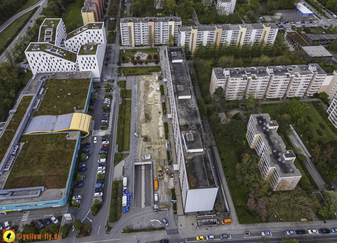 04.05.2021 - Baustelle im Plettzentrum zur Montessori-Schule Neuperlach