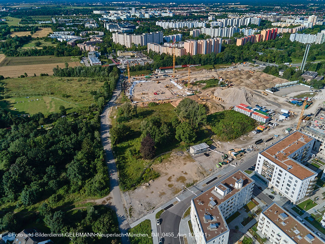 09.08.2021 - Luftbilder von Pandion Verde in Neuperlach am Truderinhger Wald