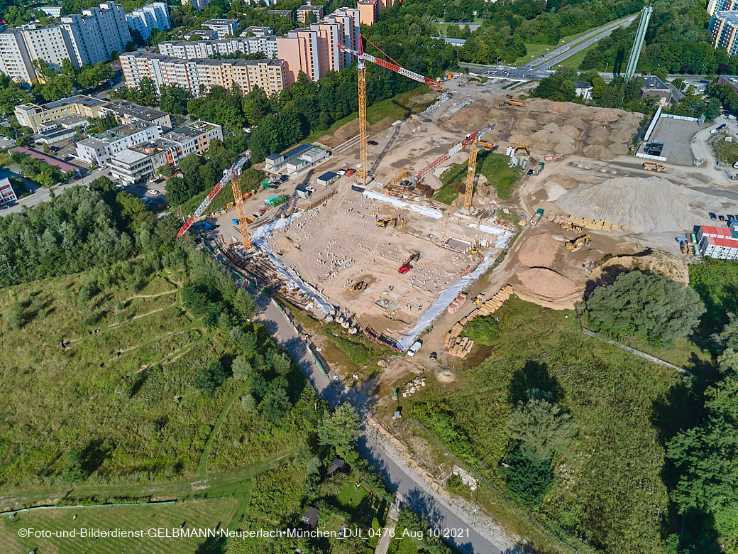 09.08.2021 - Luftbilder von Pandion Verde in Neuperlach am Truderinhger Wald