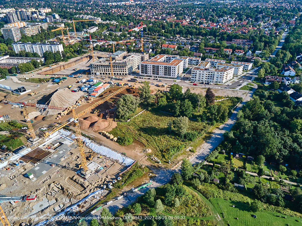 25.08.2020 - Luftaufnahmen vom Alexisquartier in Neuperlach in nördlicher Richtung