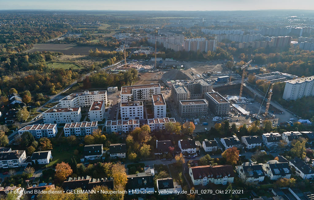 27.10.2021 - Kranaufbau im Alexisquartier in Neuperlach