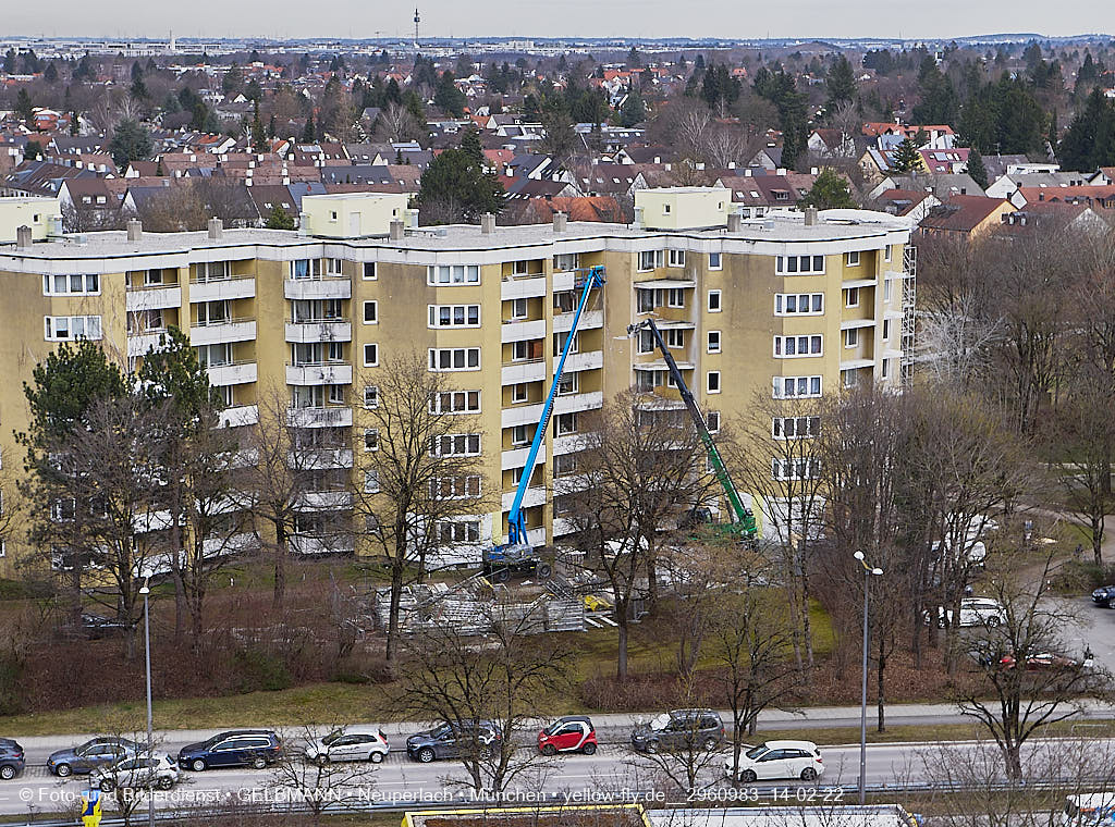 14.02.2022 - Kreissäge an der Großsanierung am Karl-Marx-Ring