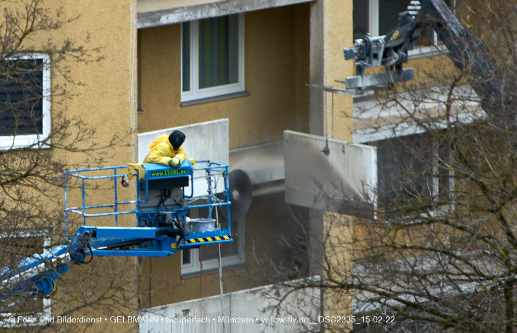 15.02.2022 - Kreissäge an der Großsanierung am Karl-Marx-Ring