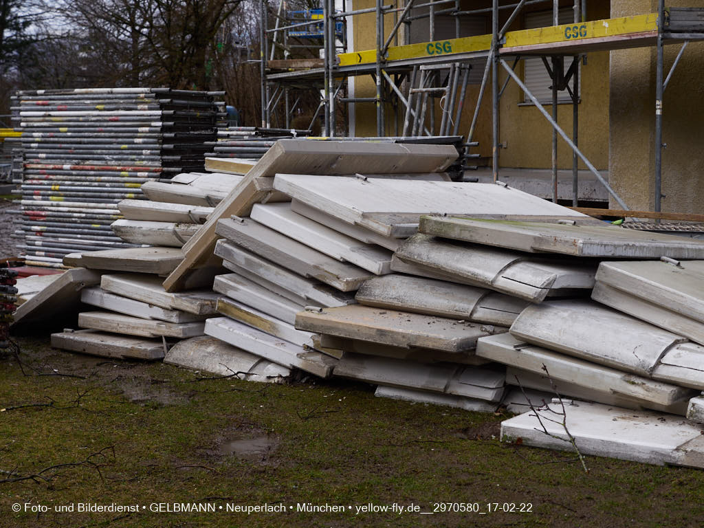 17.02.2022 - Kreissäge an der Großsanierung am Karl-Marx-Ring