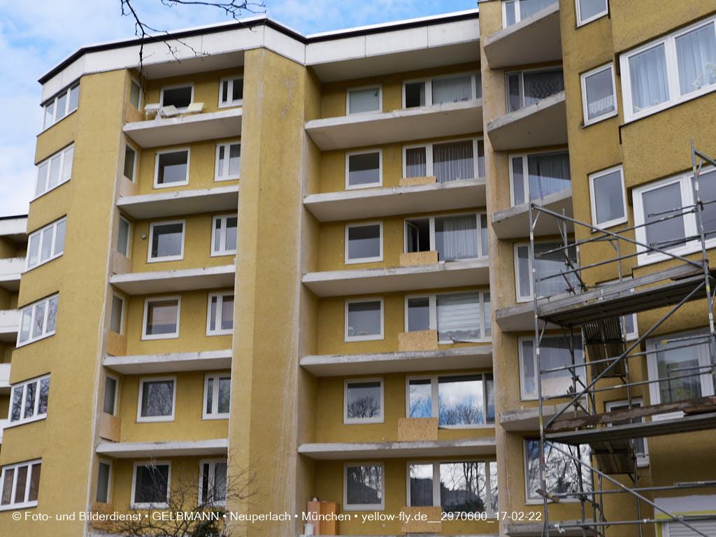 17.02.2022 - Kreissäge an der Großsanierung am Karl-Marx-Ring