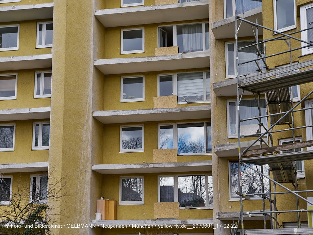 17.02.2022 - Kreissäge an der Großsanierung am Karl-Marx-Ring