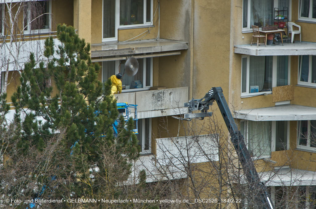 18.02.2022 - Kreissäge an der Großsanierung am Karl-Marx-Ring