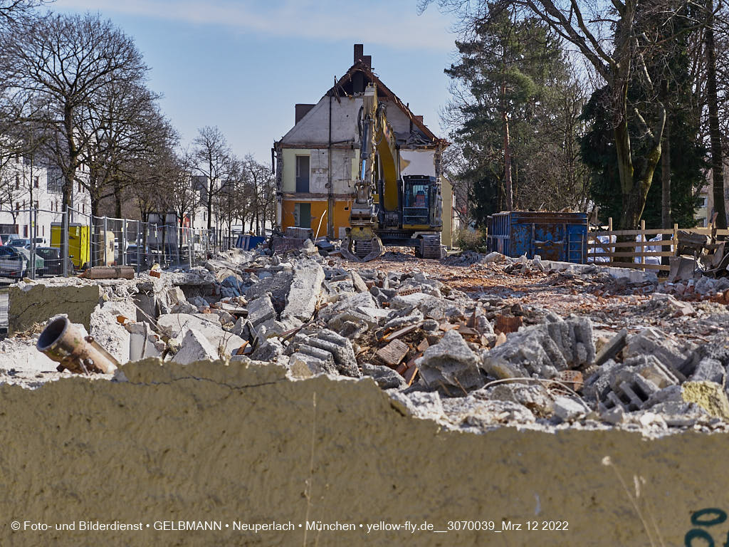 12.03.2022 - Abriss und Neubau der Maikäfersiedlung 