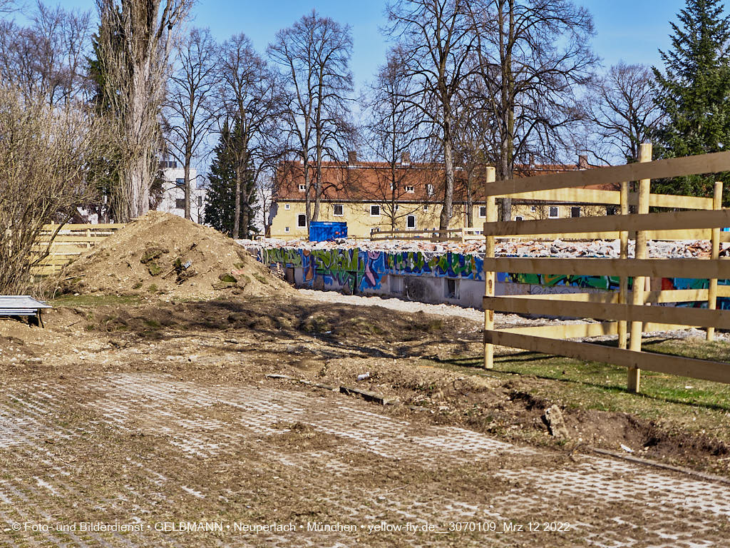 12.03.2022 - Abriss und Neubau der Maikäfersiedlung 