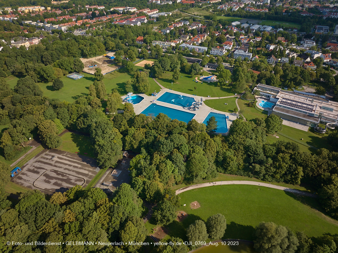 10.08.2023 - das Michaelibad am Ostpark in Neuperlach