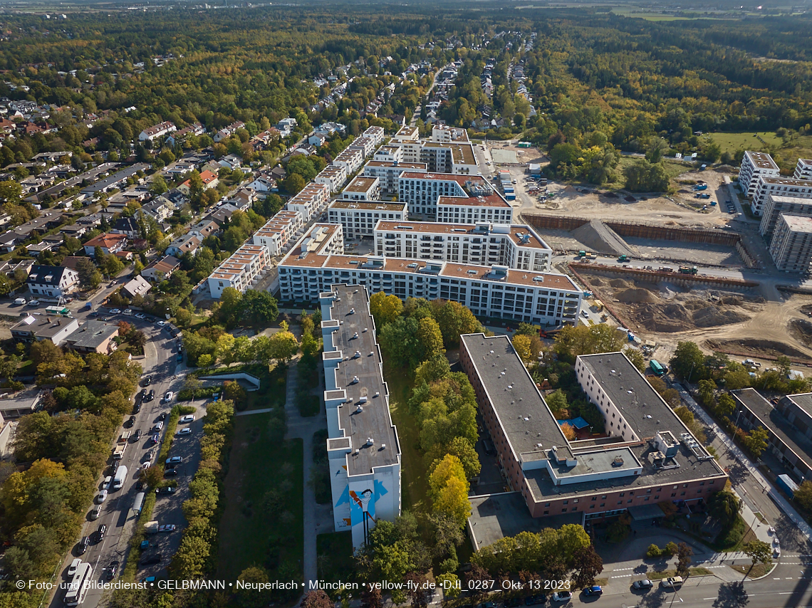 13.10.2023 - DEMOS-Baustelle und BayernHeim-Baustelle Alexisquartier udn Pandion Verde in Neuperlach
