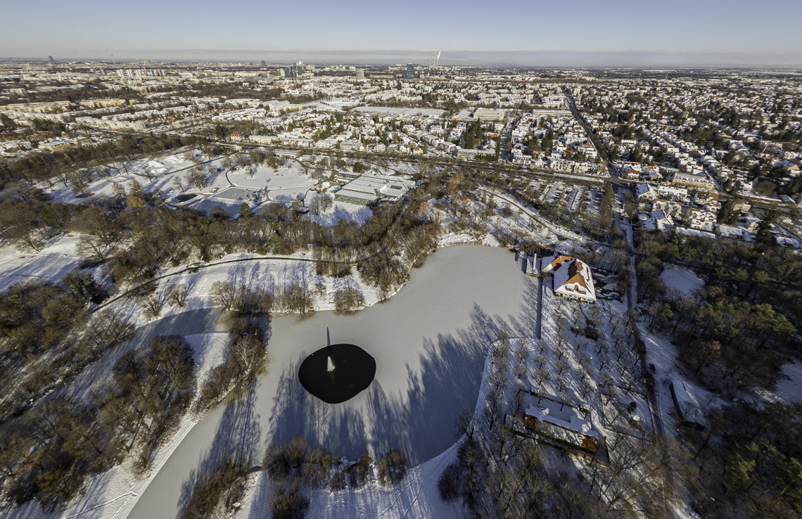 06.12.2021 - der Ostpark mit Schnee im Winter 2023 in Neuperlach