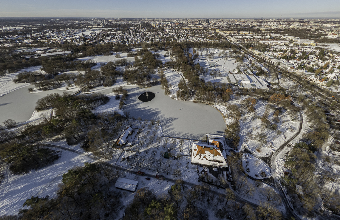 06.12.2021 - der Ostpark mit Schnee im Winter 2023 in Neuperlach