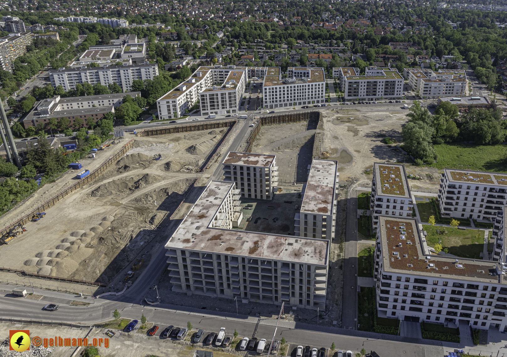 14.05.2024 - DEMOS-Baustelle und BayernHeim-Baustelle Alexisquartier in Neuperlach