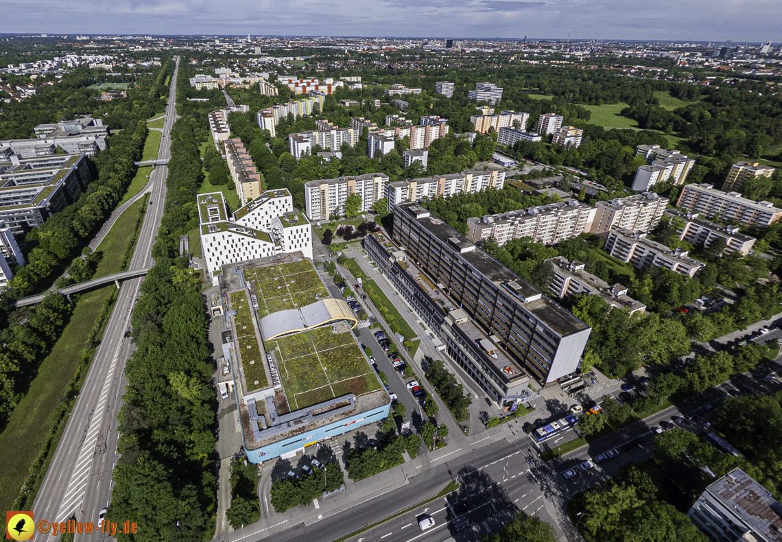 2024-05-30-plettzentrum - Baustelle im Plettzentrum zur Montessori-Schule Neuperlach