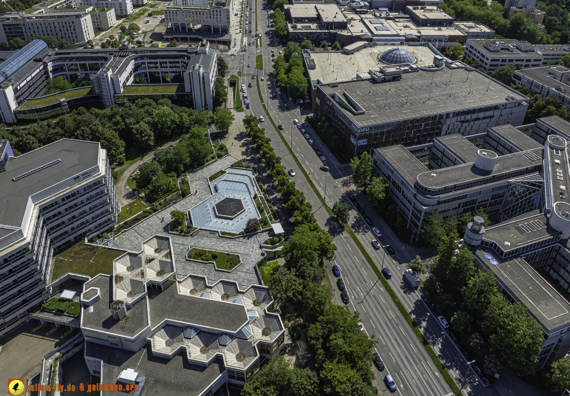 29.07.2024 - Brunnen vor der deutschen Rentenversicherung Bayern Süd in Neuperlach
