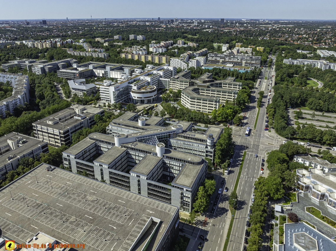 29.07.2024 - Brunnen vor der deutschen Rentenversicherung Bayern Süd in Neuperlach
