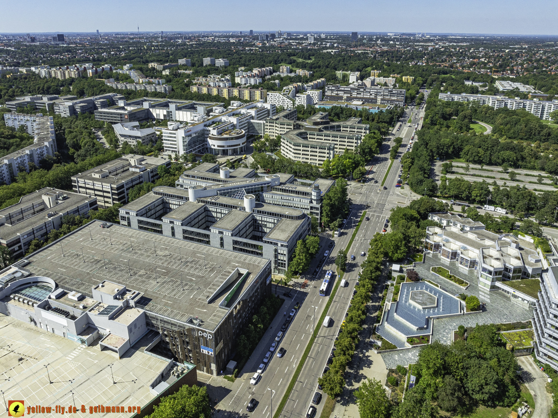 29.07.2024 - Brunnen vor der deutschen Rentenversicherung Bayern Süd in Neuperlach