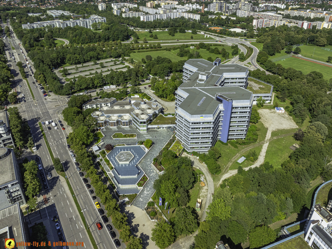 29.07.2024 - Brunnen vor der deutschen Rentenversicherung Bayern Süd in Neuperlach