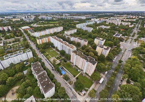 12.09.2024 - Dachbegehung mit der Münchner Wohnen am Karl-Marx-Ring 11-21 in Neuperlach
