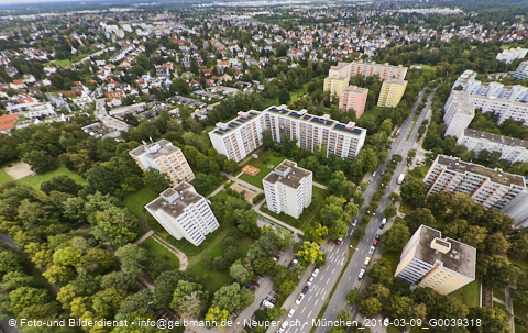 12.09.2024 - Dachbegehung mit der Münchner Wohnen am Karl-Marx-Ring 11-21 in Neuperlach