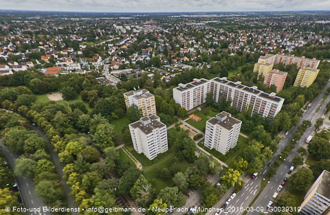 12.09.2024 - Dachbegehung mit der Münchner Wohnen am Karl-Marx-Ring 11-21 in Neuperlach
