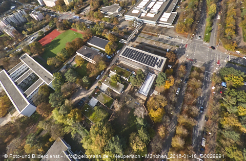 29:10:2014 - Abriss des alten Kindergartens an der Heinrich-Wieland-Straße in Neuperlach