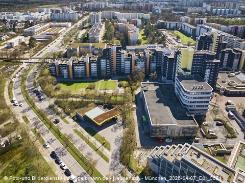 07.04.2025 - Münchner Wohnen am Karl-Marx-Ring 11-21 in Neuperlach