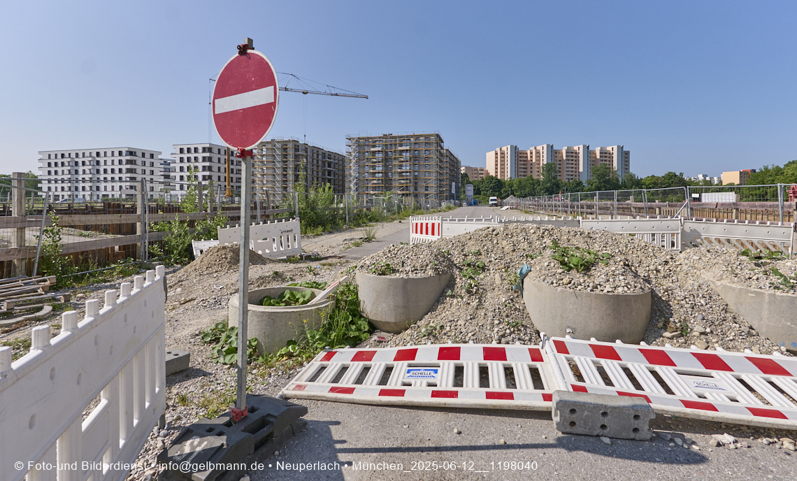 12.06.2025 - Alexisquartier_mit_Wohnanlage Karl-Marx-Ring 52-62 und das Marx-Zentrum in Neuperlach