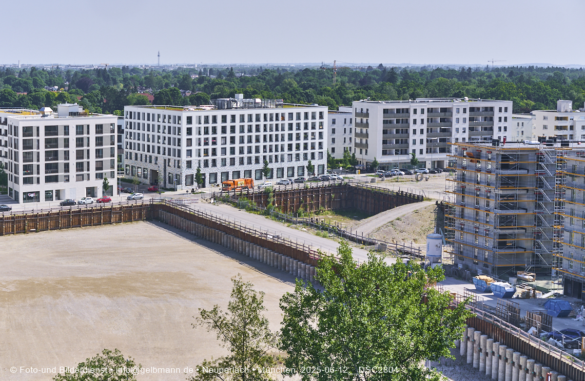 12.06.2025 - Alexisquartier_mit_Wohnanlage Karl-Marx-Ring 52-62 und das Marx-Zentrum in Neuperlach