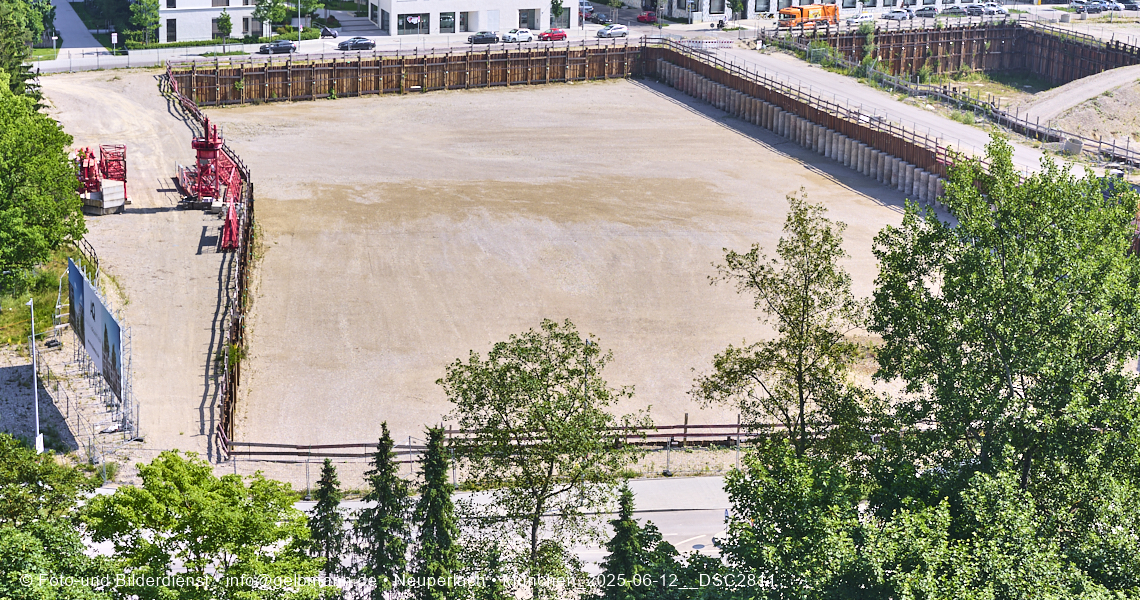 12.06.2025 - Alexisquartier_mit_Wohnanlage Karl-Marx-Ring 52-62 und das Marx-Zentrum in Neuperlach