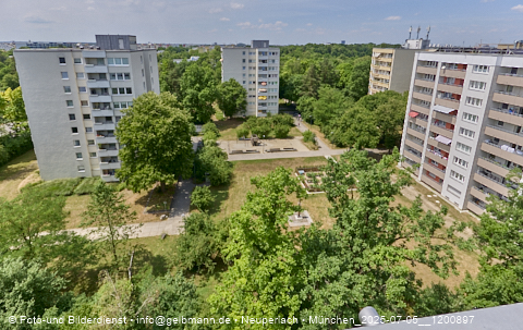 05.07.2025 - Dachbegehung mit der Münchner Wohnen am Karl-Marx-Ring 11-21 in Neuperlach