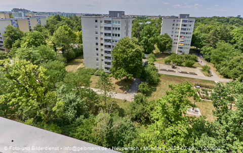 05.07.2025 - Dachbegehung mit der Münchner Wohnen am Karl-Marx-Ring 11-21 in Neuperlach