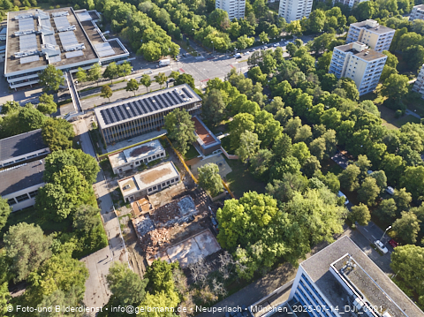 14.07.2025 - Abrissarbeiten des alten Kindergartens an der Heinrich-Wieland-Straße 3 in Neuperlach