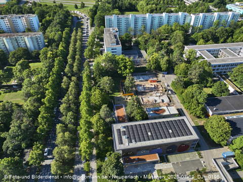 19.07.2022 - Abriss des alten Kindergartens an der Heinrich-Wieland-Straße in Neuperlach