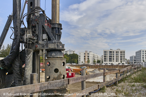 28.08.2025 - DEMOS-Baustelle und BayernHeim-Baustelle Alexiqauartier und BayernHeim in Neuperlach