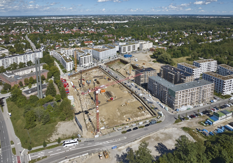 03.09.2025 - Luftbilder der DEMOS-Baustelle und BayernHeim-Baustelle Alexiqauartier und BayernHeim in Neuperlach